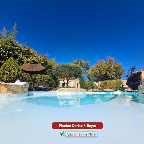 Gîtes Savignac-de-l'Isle - Piscine Cerise et Boyer